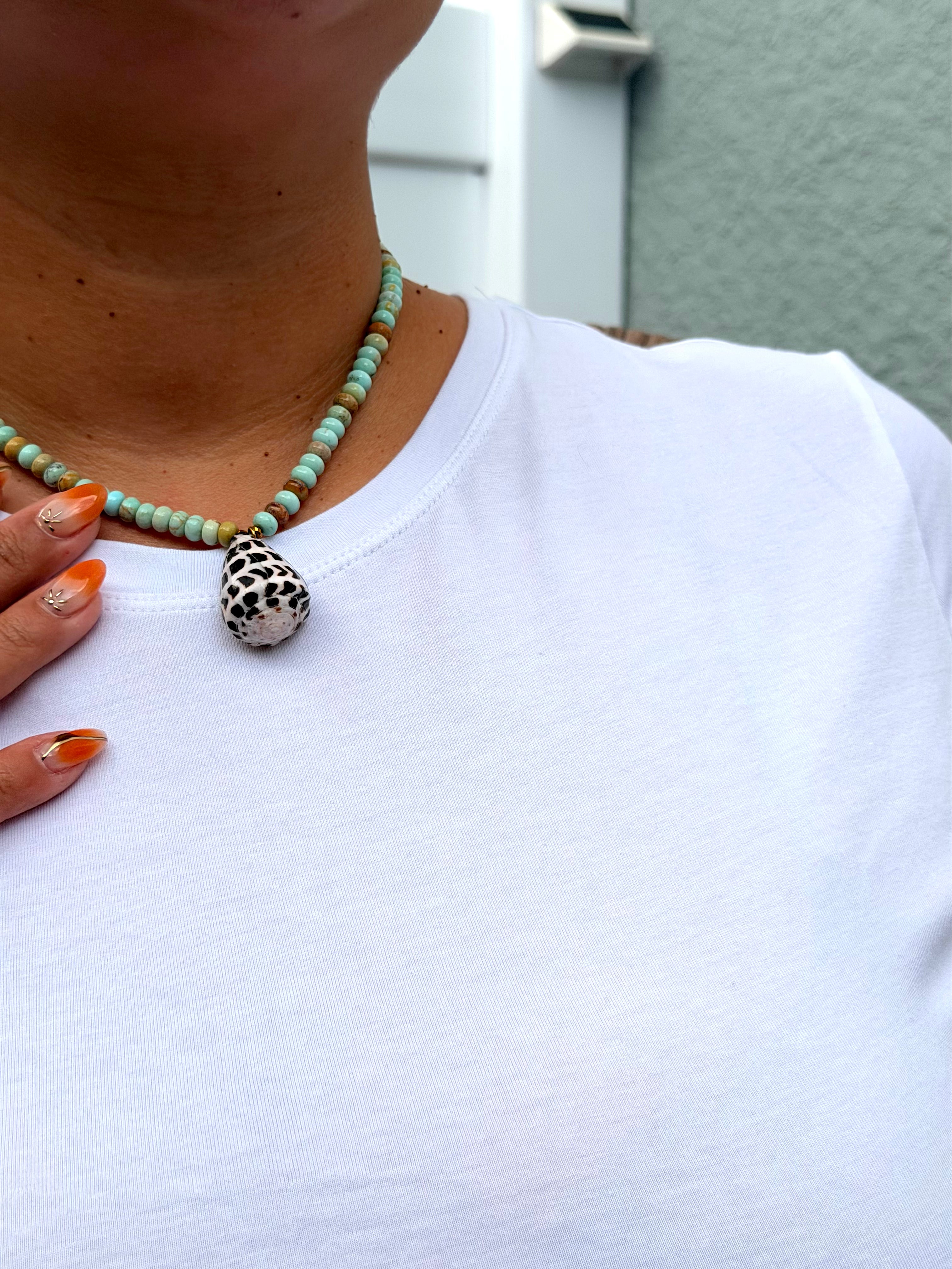 I am in my abundance era. Good things find me like sunshine finds skin.